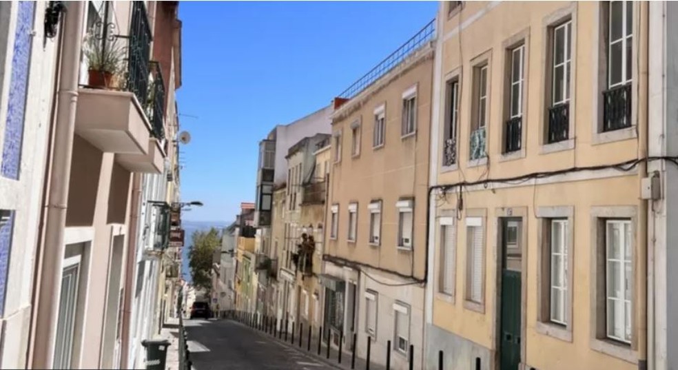Custo de moradia em em Lisboa tem levado imigrantes a buscar cidades menores em Portugal — Foto: Laís Alegretti/BBC