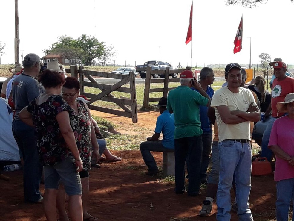 Propriedade rural foi invadida em Rancharia (Foto: Betto Lopes/TV Fronteira)