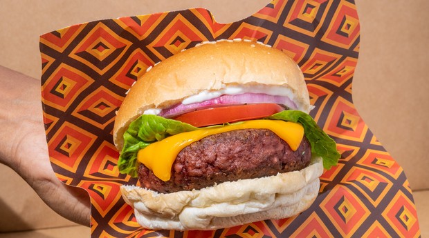 Amazonika Burger, hambúrguer feito com fibra de caju (Foto: Divulgação)