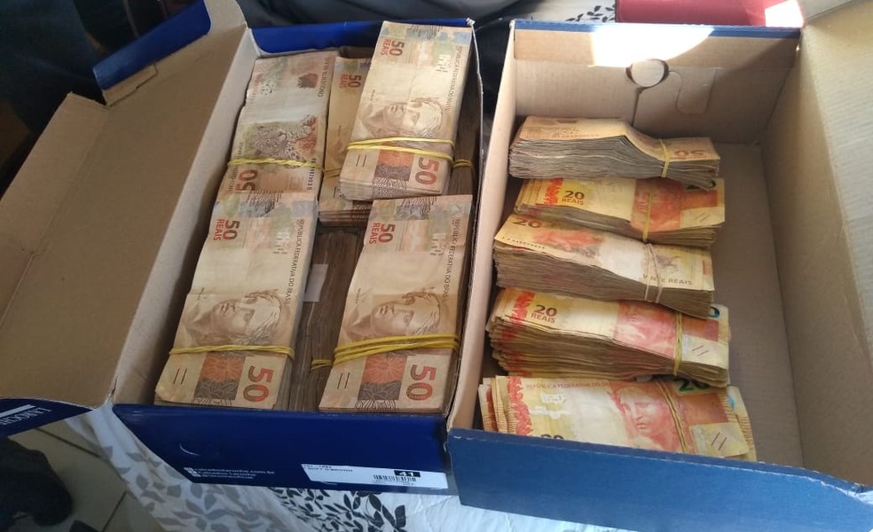 PF e CGU encontraram cerca de R$ 123 mil na casa do prefeito. Polícia investiga a origem da quantia.  — Foto: Divulgação