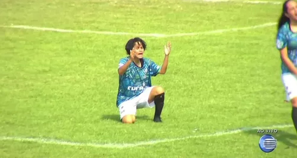São João x Matadouro, comemoração de Natália no gol do São João — Foto: Rede Clube
