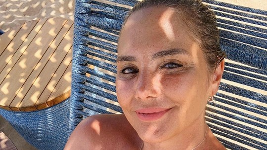 Heloisa Périssé posa de biquíni na praia e é elogiada por seguidores: "Sem plástica, sem filtro"