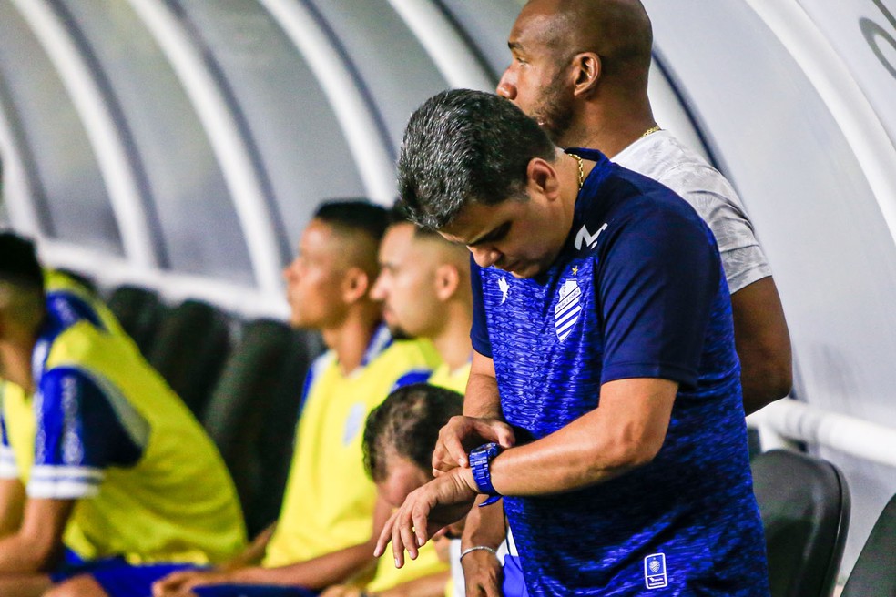 Marcelo Cabo está perto de completar o jogo oficial de número 80 no CSA — Foto: Aílton Cruz/Gazeta de Alagoas