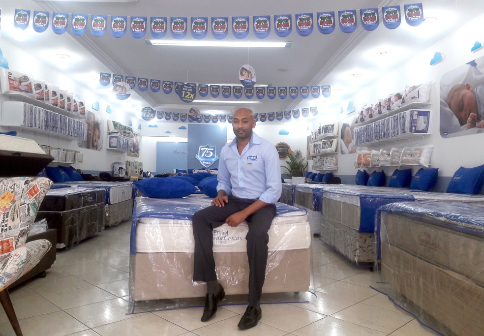 José perdeu o emprego em uma loja de colchões e partiu para uma franquia na mesma área (Foto: Divulgação/MC Franqueadora)