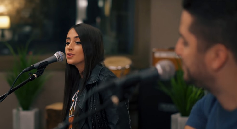 Mariana Nolasco e Boyce Avenue (Foto: Reprodução)