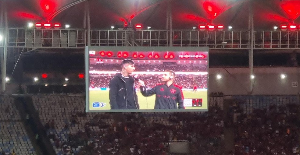 Pulgar, refor&ccedil;o do Flamengo, no tel&atilde;o do Maracan&atilde; &mdash; Foto: Fred Huber