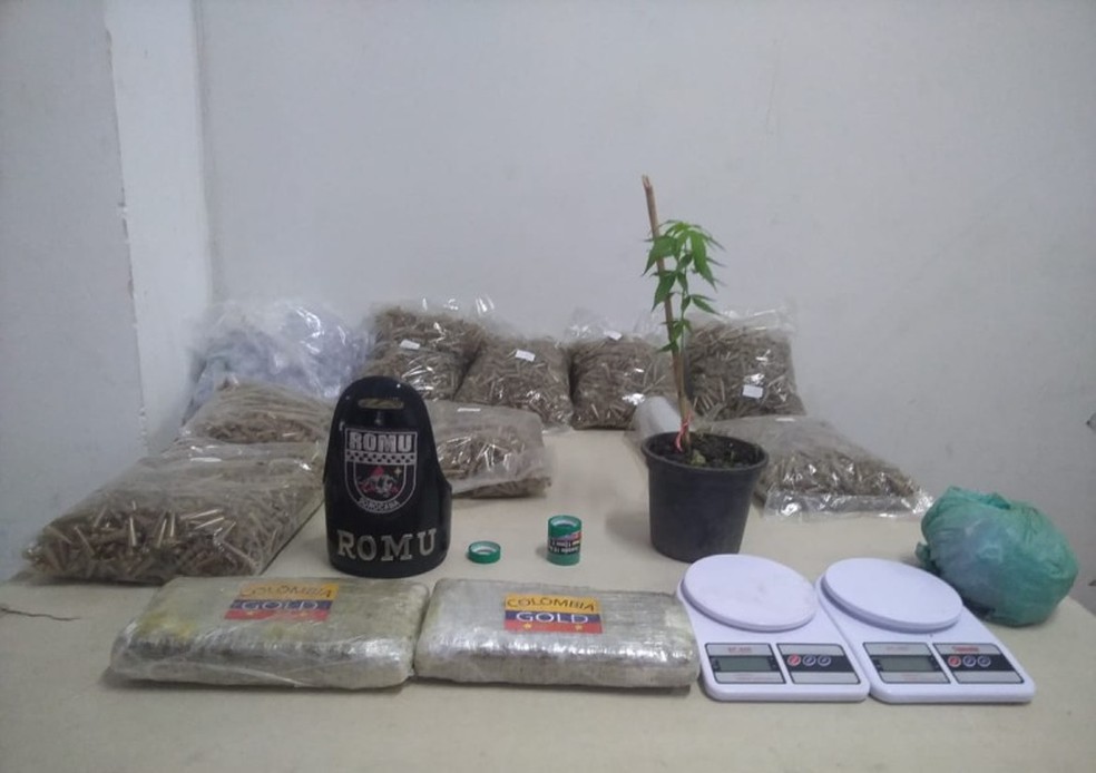 Drogas foram apreendidas em casa no bairro Vit&oacute;ria R&eacute;gia II, em Sorocaba (SP). &mdash; Foto: GCM Sorocaba