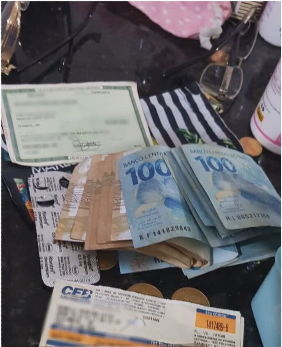 Após matar idoso no DF, suspeitos sacaram cerca de R$ 2 mil e fizeram compras no cartão da vítima — Foto: PCDF/Divulgação