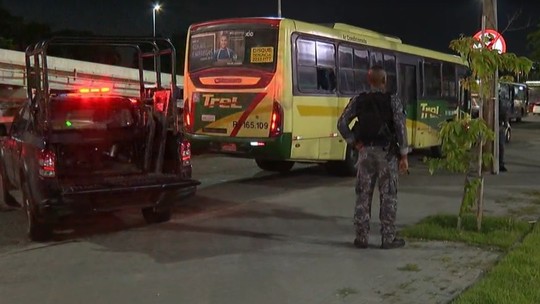 Mulher e suspeito de roubo morrem em tiroteio na Avenida Brasil