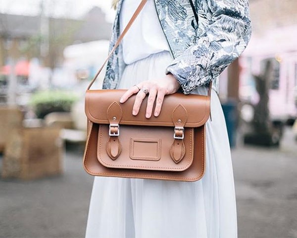 As bolsas da CSC são clássicas da moda britânica (Foto: Reprodução/Instagram)