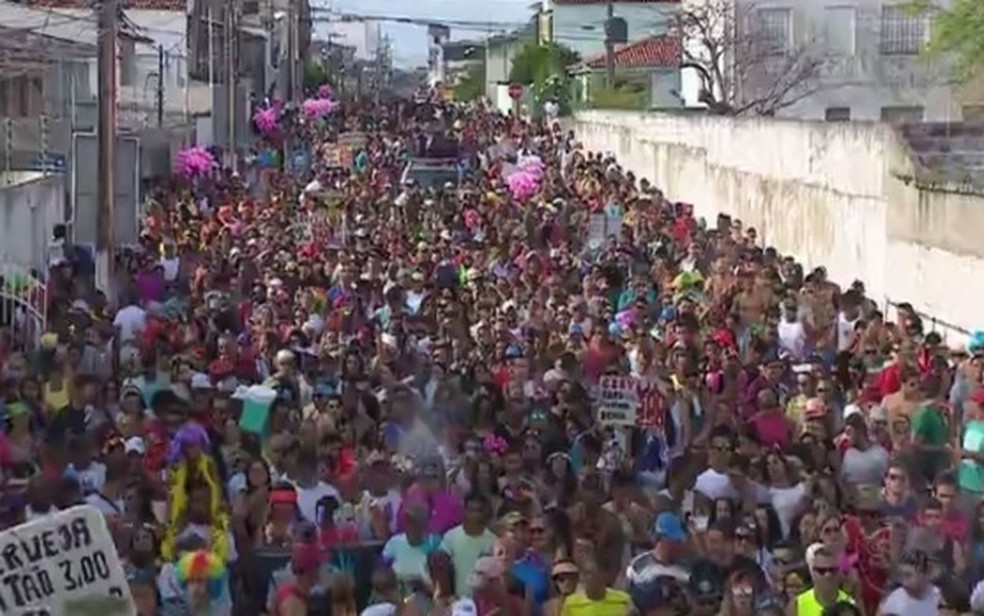 Bloco carnavalesco em Aracaju — Foto: Reprodução/TV Sergipe/Arquivo