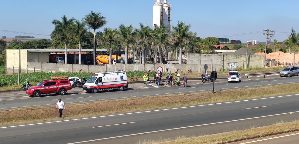 Motociclistas ficam feridos após acidente na Rodovia Cornélio Pires em Cerquilho (SP) — Foto: Celso Lima/Tietê News
