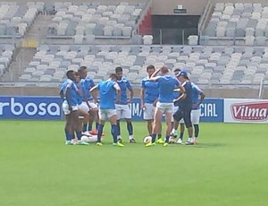 Marcelo Oliveira troca as laterais e deixa Cruzeiro mais alto para o clássico