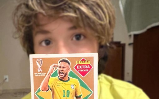Menino de BH encontra 'figurinha de R$ 10 mil' de Neymar e a cola em álbum  sem saber o valor - Esportes - R7 Esportes