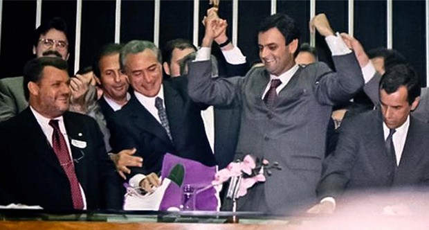 O então deputado Aécio Neves é eleito presidente da Câmara dos Deputados, em 2001 (Foto: Divulgação)