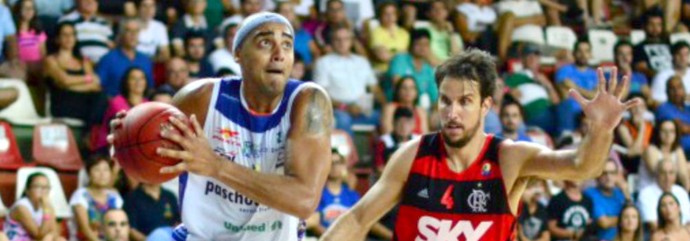 Bauru recebe o Mogi das Cruzes para ser 1º e perseguir marcas do Flamengo