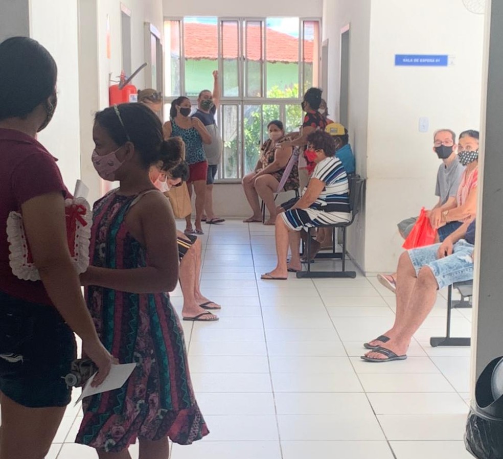 UBSs registram aglomeração; procura é devido ao laudo médico para vacinação — Foto: Reprodução /Redes sociais