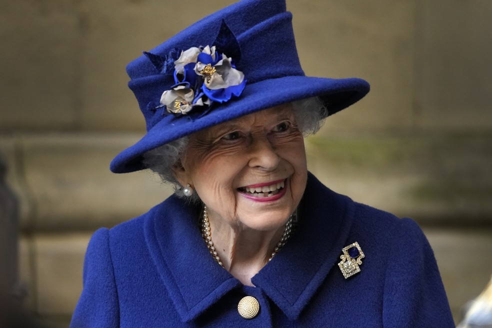 Rainha Elizabeth II em foto de 12 de outubro de 2021 — Foto: Frank Augstein/Pool/AP