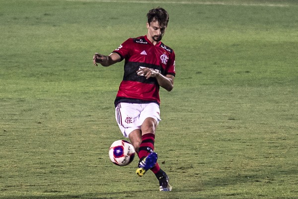 Recuperado, Rodrigo Caio passa no teste em sua volta ao Flamengo: Me sinto 100