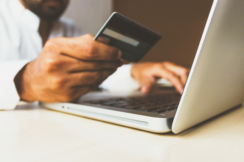 As lojas fraudulentas na internet oferecem poucas formas de pagamentos para os clientes — Foto: Divulgação/Unsplash