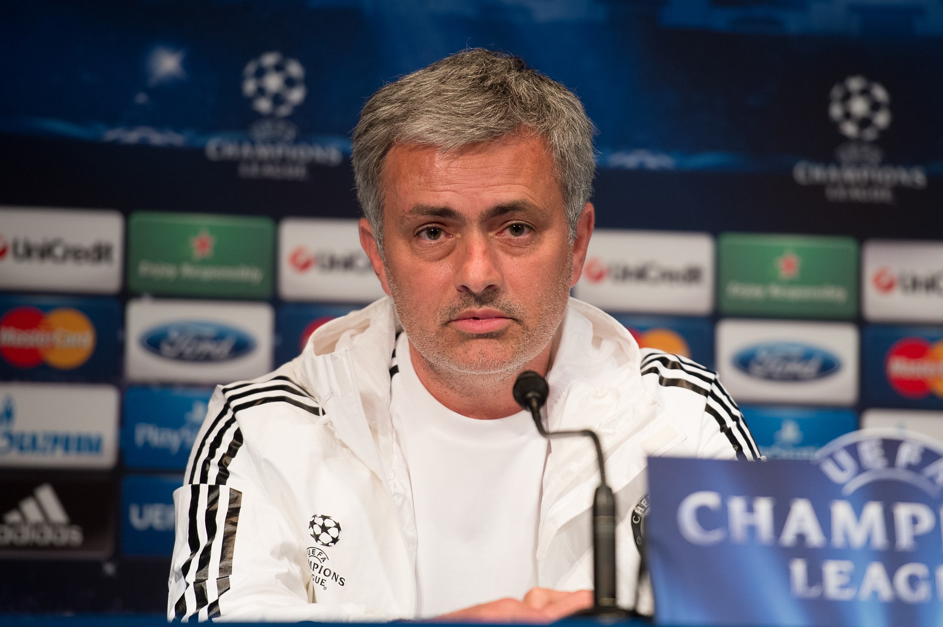 José Mourinho citou a ausência de três grandes jogadores (Foto: Getty Images)