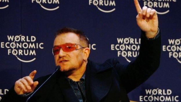 Bono participa com frequência do encontro e não paga nada por isso (Foto: Getty Images via BBC News Brasil)