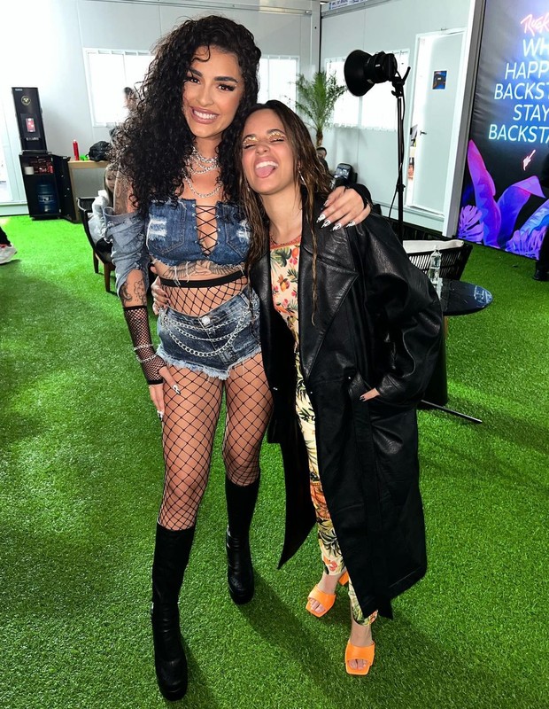 Camila Cabello e Bianca no backstage do Rock in Rio (Foto: Reprodução/Instagram)