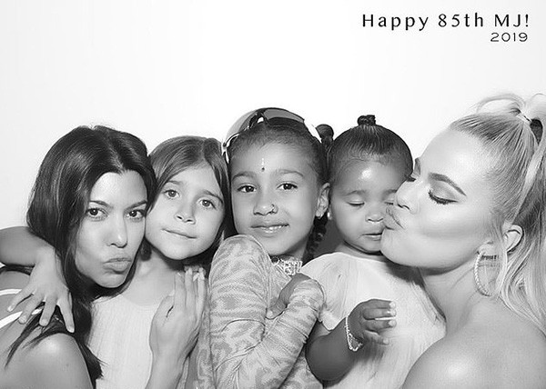Kourtney Kardashian, Penelope Disick, North West, True Thompson e Khoé Kardashian (Foto: Instagram)