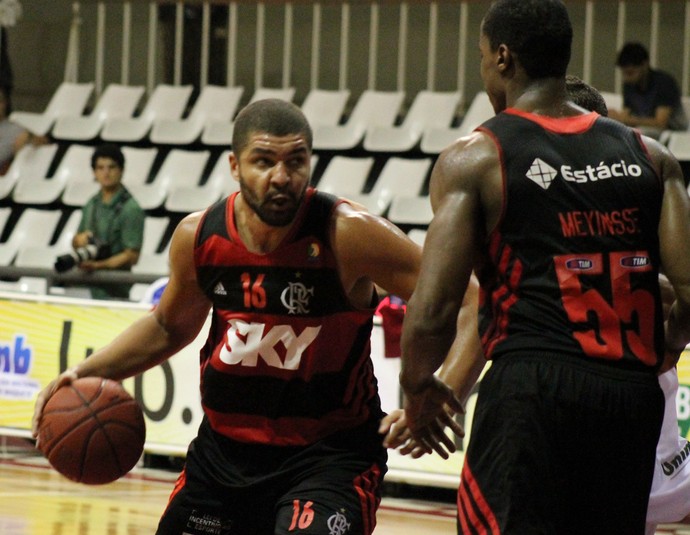 Em busca da quarta vitória e de uma defesa mais sólida, Fla encara o Minas