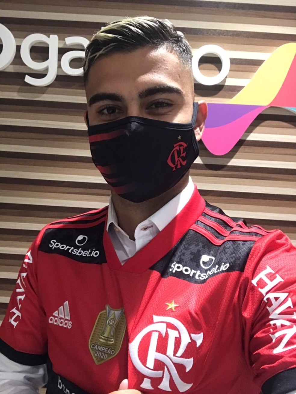Andreas Pereira com a camisa do Flamengo — Foto: Reprodução