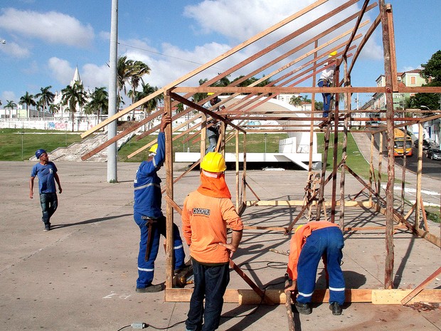 Estrutura do Arraial da Maria Aragão já começou a ser montada (Foto: Biaman Prado/O Estado)