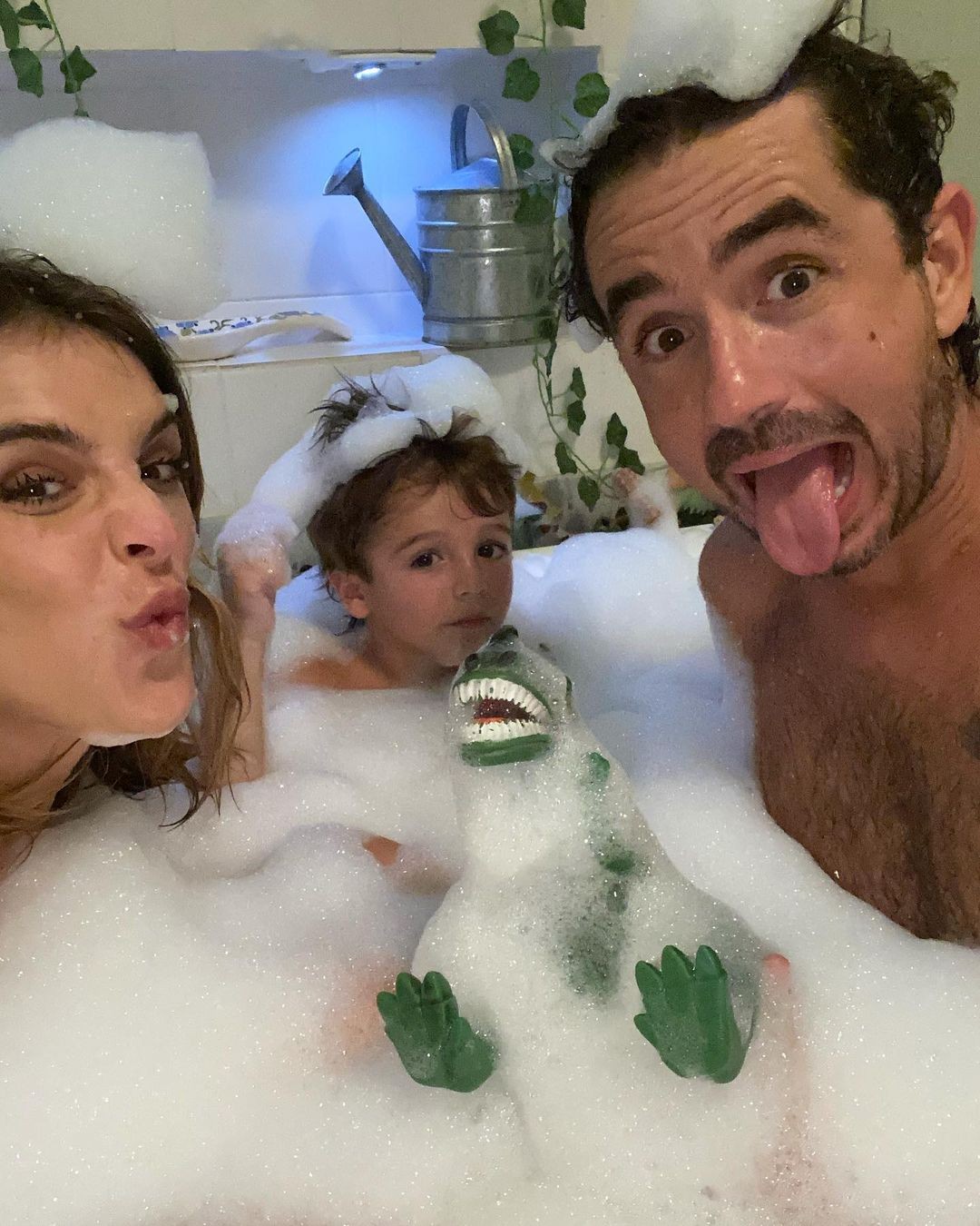 Rafa Brites posta na banheira antes de fim de semana longe das redes (Foto: Instagram)