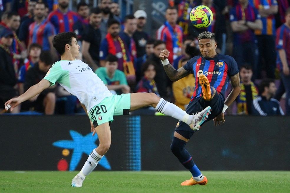 Raphinha &eacute; um dos craques do time do Barcelona &mdash; Foto: AP