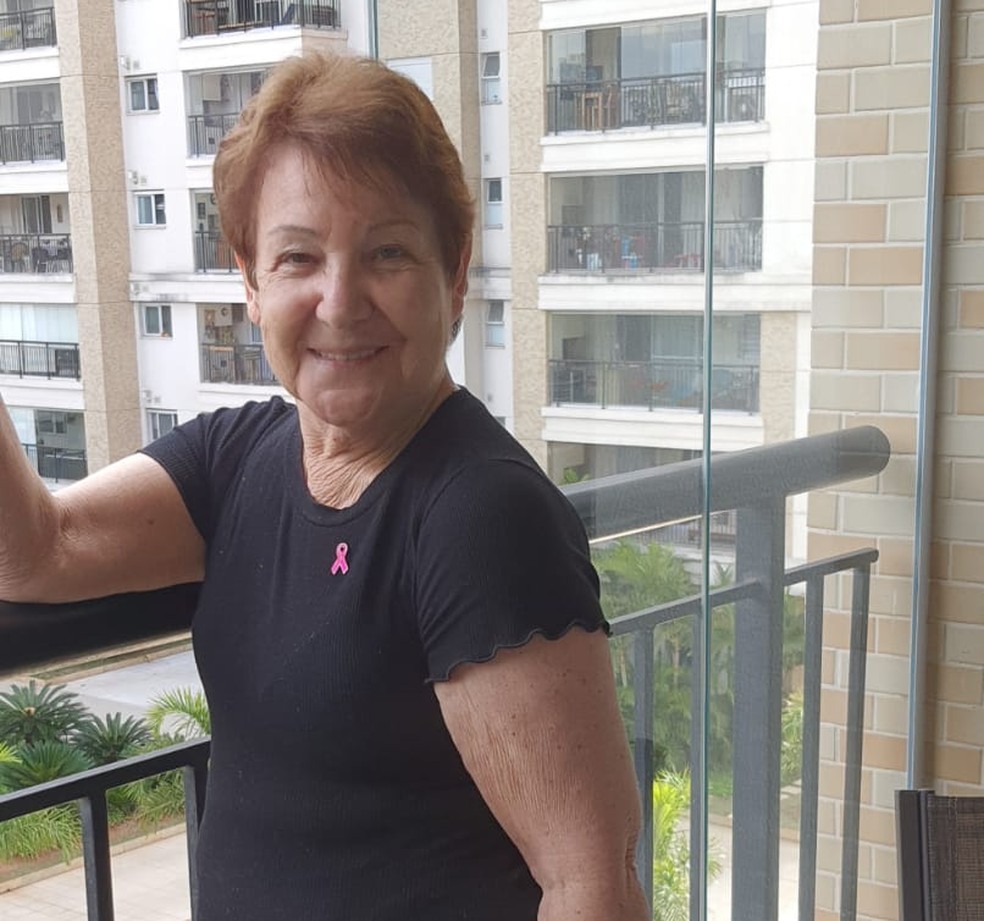 Doracilde foi diagnosticada com câncer de mama metastático em janeiro. Ela teve que entrar na Justiça contra o plano de saúde para ter acesso ao tratamento, que custa R$18 mil por mês. — Foto: Arquivo pessoal