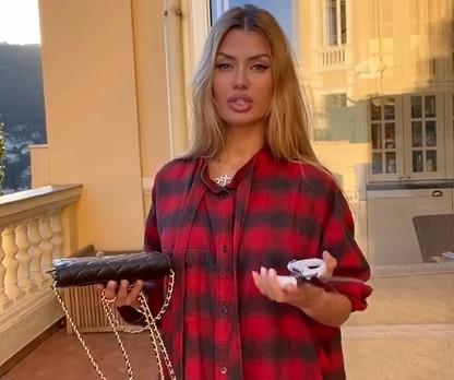 Victoria Bonya cortou bolsa Chanel em vídeo (Foto: Reprodução / Instagram)