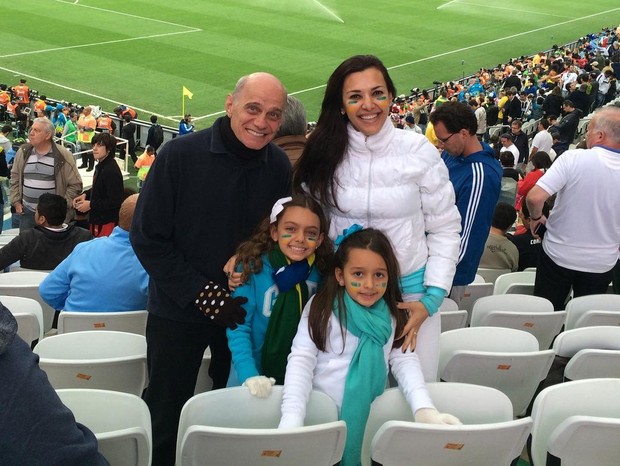 Veruska Boechat e Ricardo Boechat com as filhas (Foto: Reprodução/Instagram)