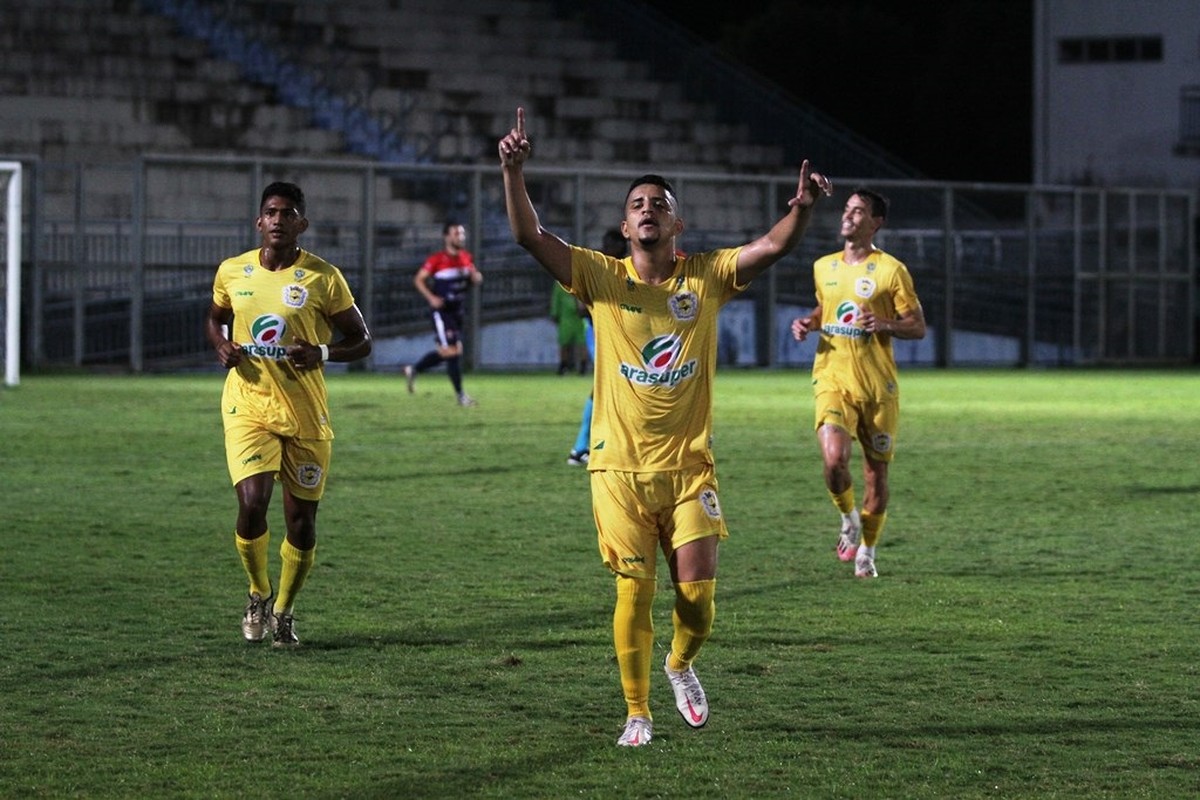 Radames marca três gols num só jogo pela 1ª vez, quer manter intensidade e 'cobra' música