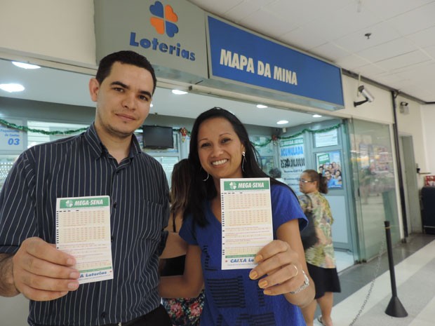 Gerente de lotérica vê alta no movimento após prêmio de R$ 1,4