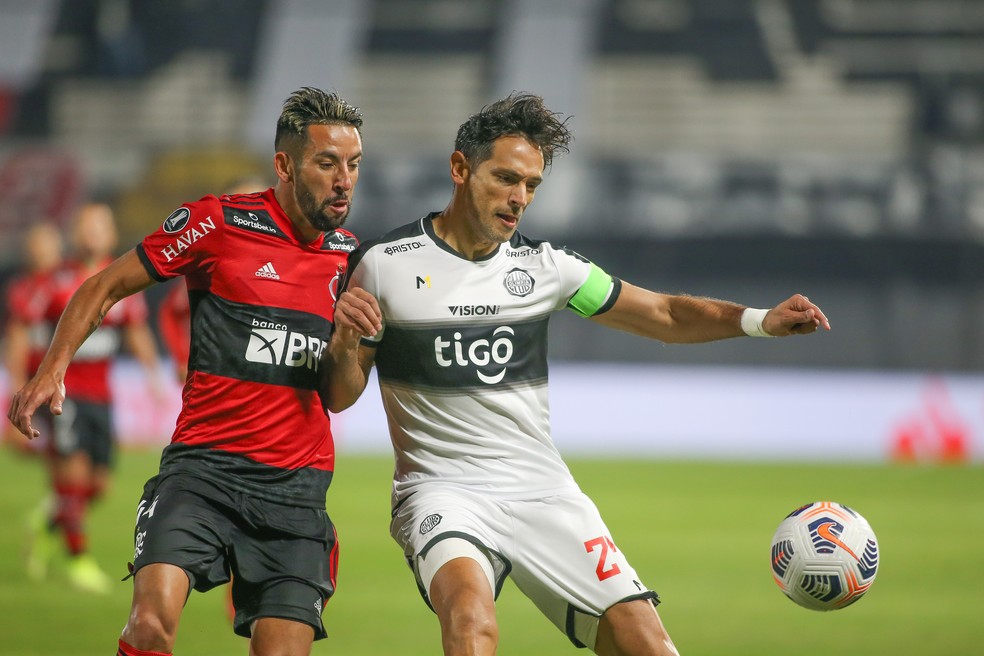 Isla no jogo de ida contra o Olimpia &mdash; Foto: Staff Images / CONMEBOL
