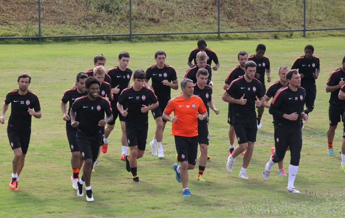 Ligeirinho, Fla dá boas-vindas a 2015 diante do Shakhtar Donetsk