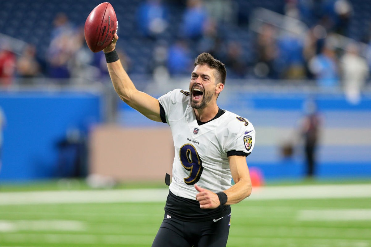Justin Tucker acerta field goal mais longo da história da NFL e dá vitória aos Ravens futebol