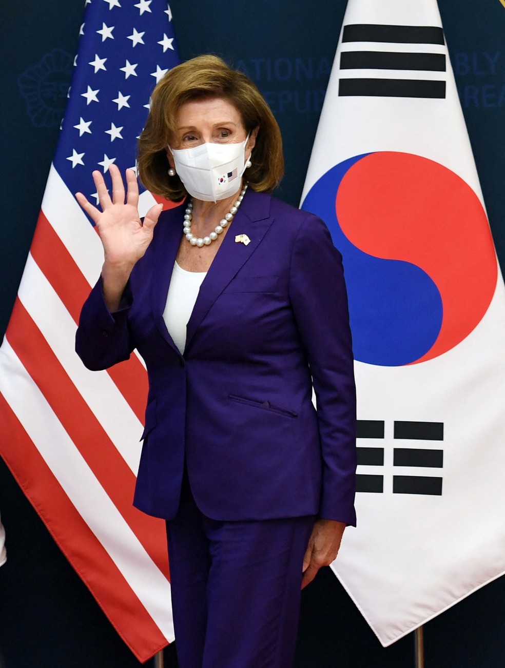 A presidente da Câmara dos Deputados dos EUA, Nancy Pelosi, após chegada a Seul, na Coreia do Sul, em 3 de agosto de 2022. — Foto: via Reuters