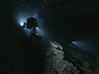 Mergulhadores arriscam a vida na caverna mais profunda já explorada para recuperar corpos de amigos