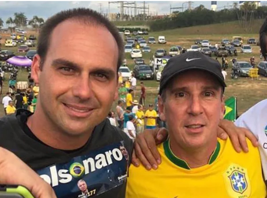 Eduardo Bolsonaro ao lado de João José Tafner