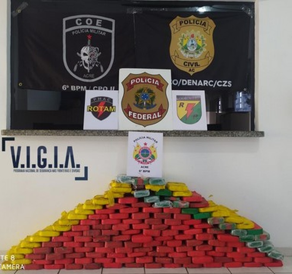 Quase 150 quilos droga são apreendidos pela polícia em Cruzeiro do Sul — Foto: Divulgação/CPI/6°BPM