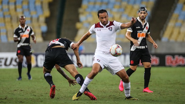Nenê em ação no clássico entre Fluminense e Vasco