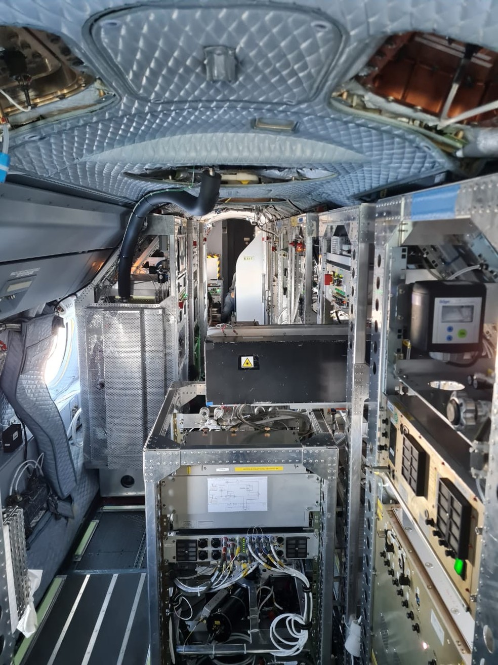 Por dentro do avião HALO, onde dados serão coletados e gerados para análise dos pesquisadores. — Foto: Divulgação/Dirceu Herdies