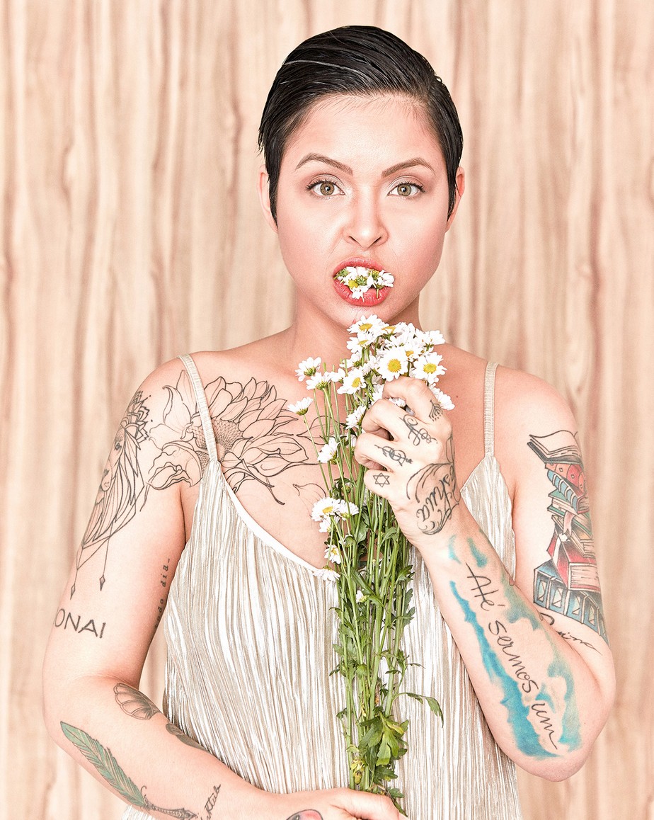 Kell Smith Encara Vulnerabilidades No Lado A Do Album O Velho E Bom Novo Blog Do Mauro Ferreira G1 Girassol entra nessa sexta em todas as plataformas de streaming e será lançado no formato físico como parte da celebração de todo o trabalho feito sendo cotada muitas vezes como rosto de uma nova mpb, kell smith deixa bem claro que não gosta dessa classificação. kell smith encara vulnerabilidades no