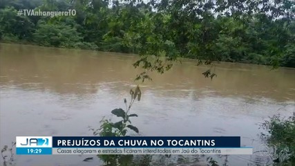 Casas alagam e estradas ficam interditadas no interior do TO; veja a previsão do tempo