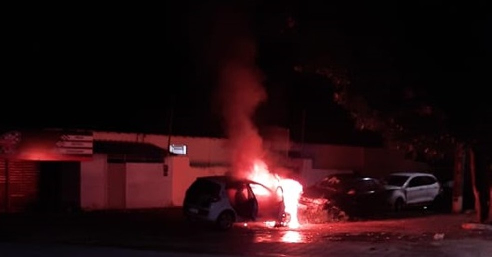 Veículo da Polícia Civil de Bom Jesus pega fogo — Foto: Divulgação